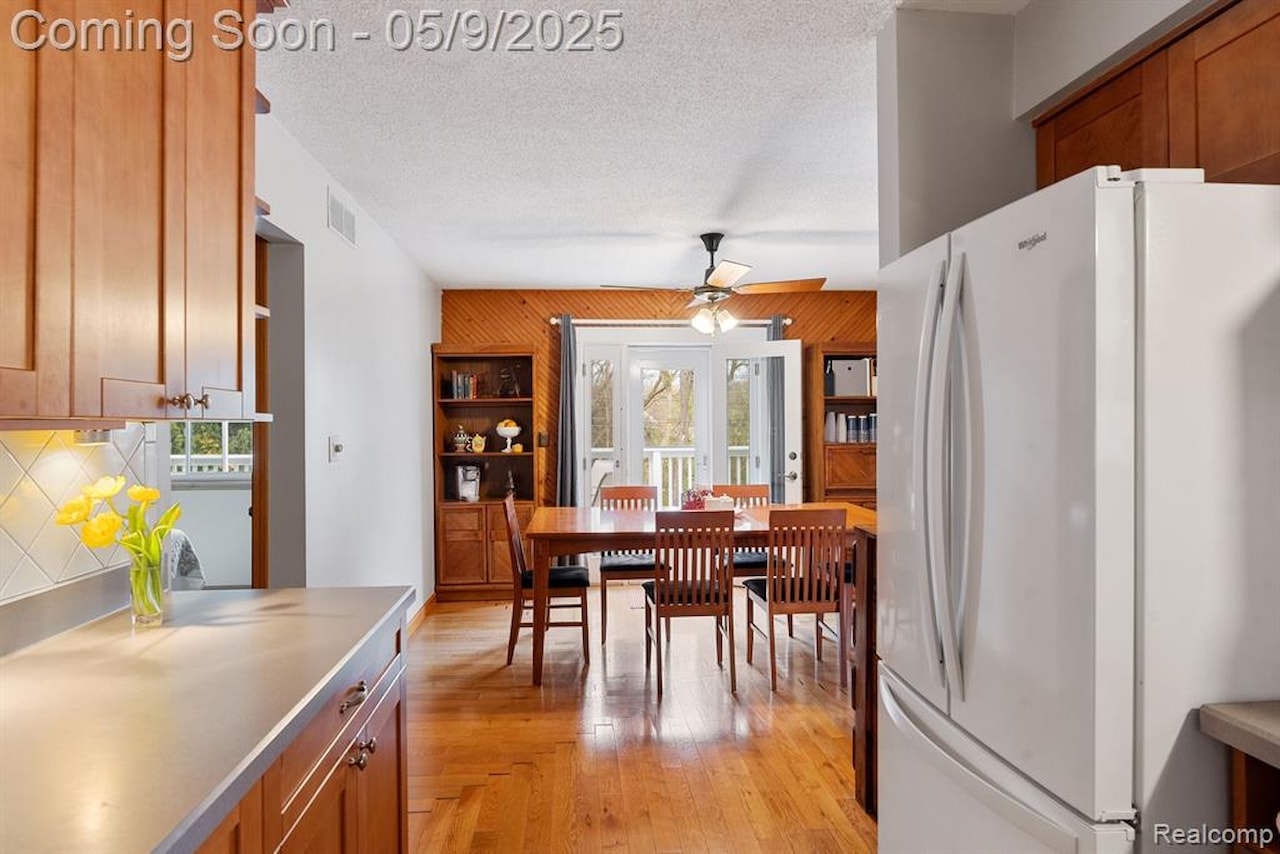 4945 Walker Dr in Brighton Twp, MI Photo 11
