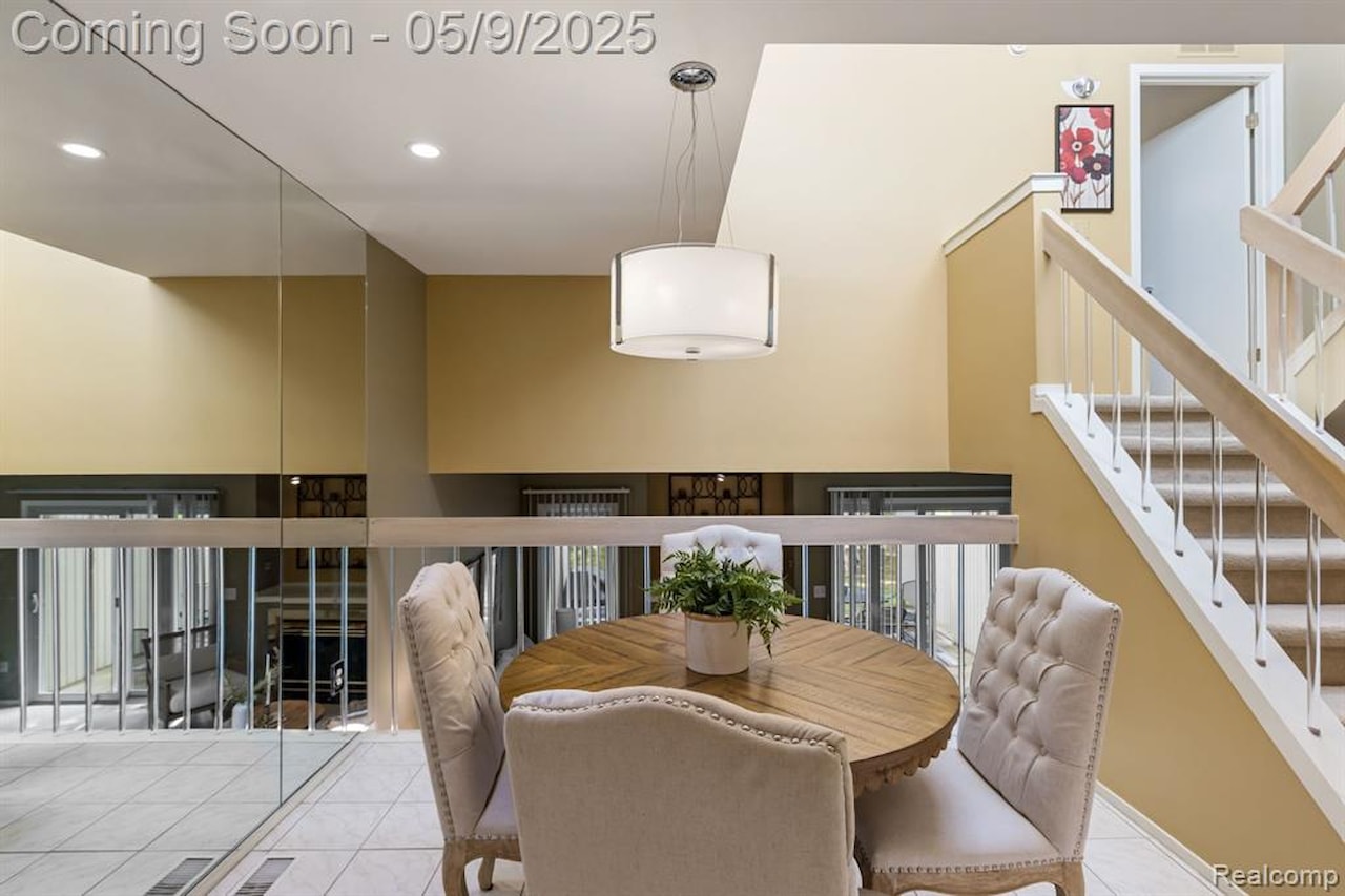39507 Country Ln in Novi, MI Photo 7