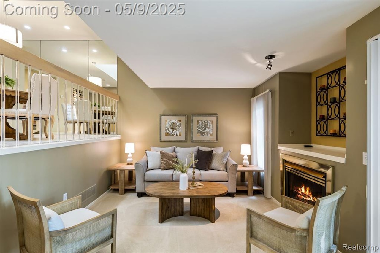 39507 Country Ln in Novi, MI Photo 10