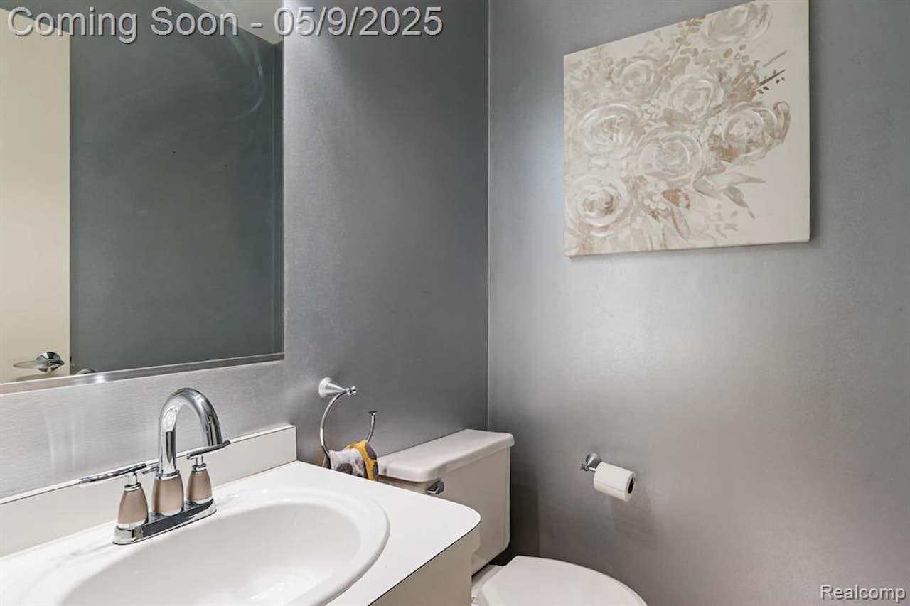 39507 Country Ln in Novi, MI Photo 14