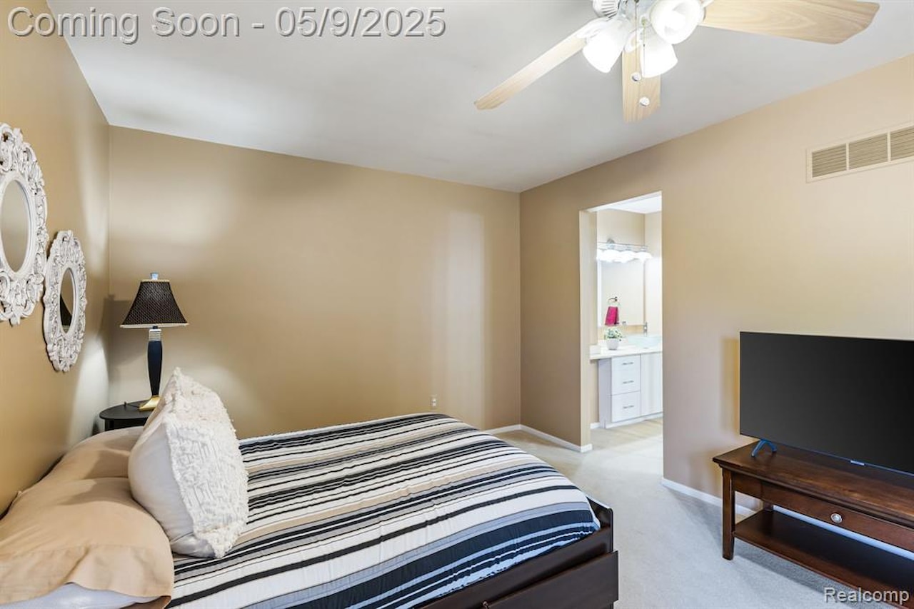 39507 Country Ln in Novi, MI Photo 22