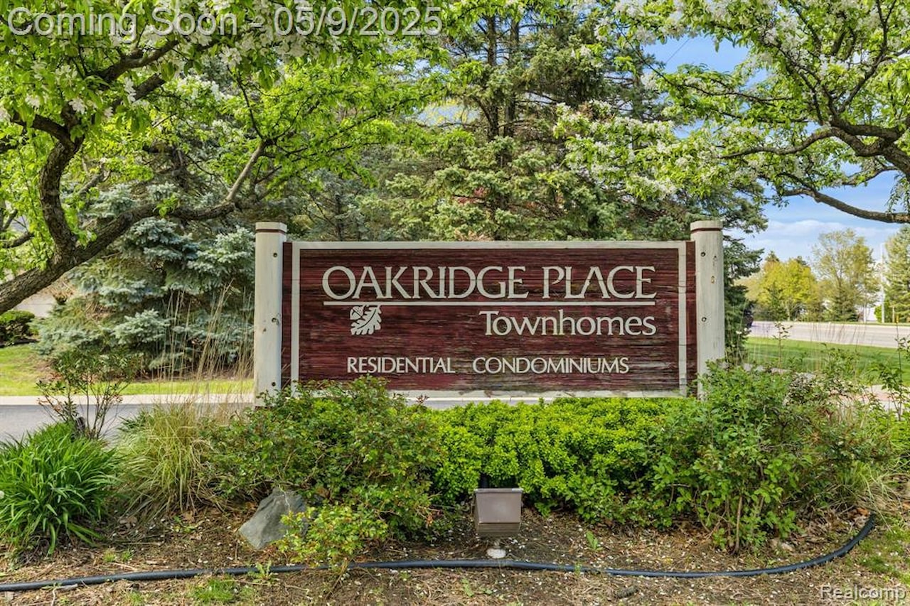 39507 Country Ln in Novi, MI Photo 29