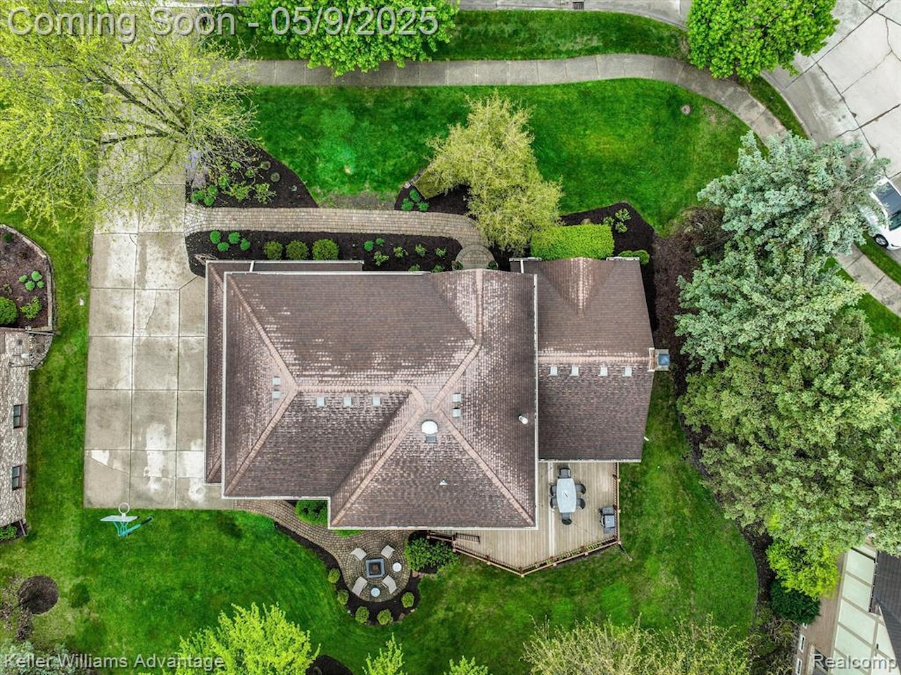 1027 Portsmere in Northville, MI Photo 45