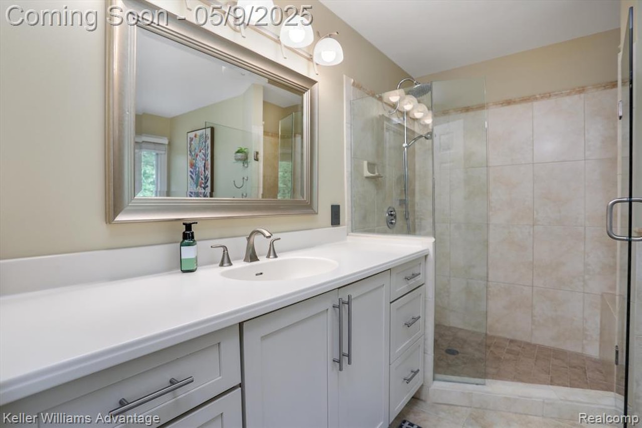 1027 Portsmere in Northville, MI Photo 23