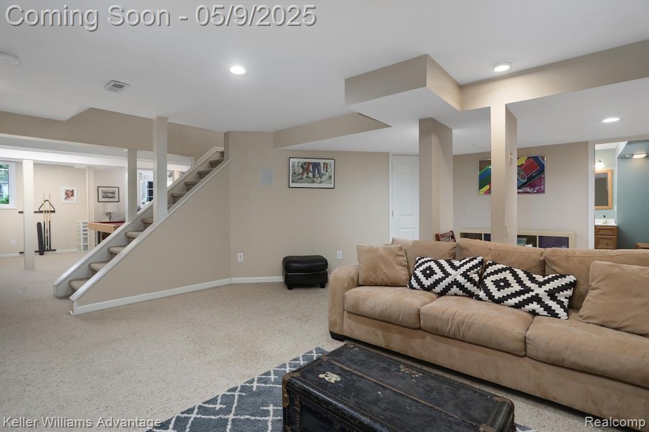 1027 Portsmere in Northville, MI Photo 32