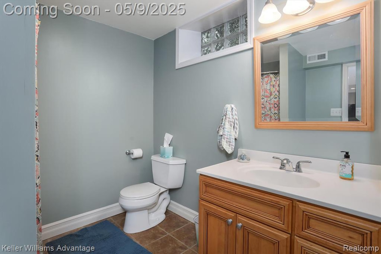1027 Portsmere in Northville, MI Photo 34