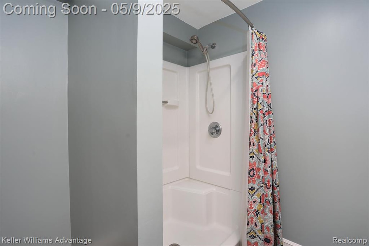 1027 Portsmere in Northville, MI Photo 35