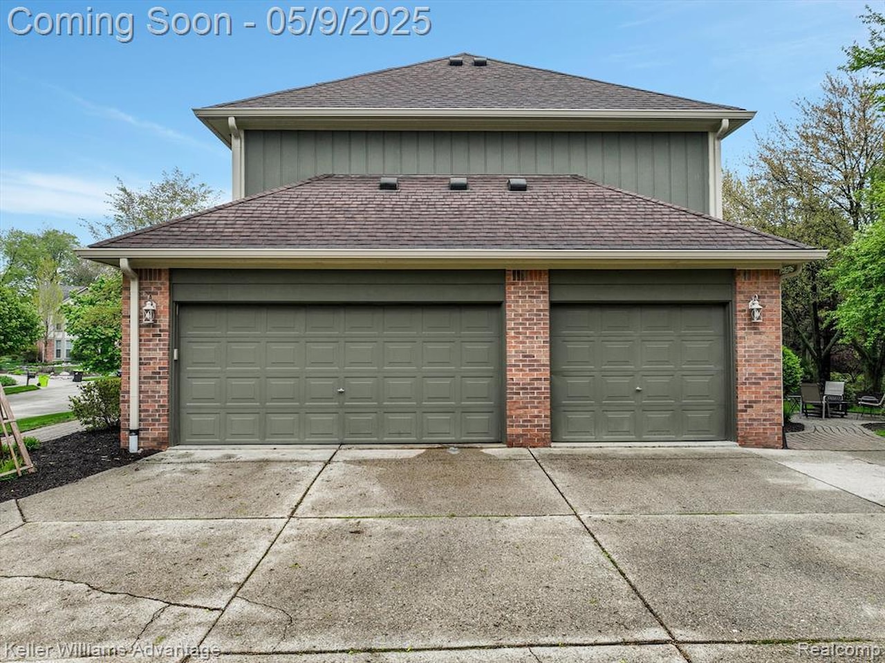 1027 Portsmere in Northville, MI Photo 41