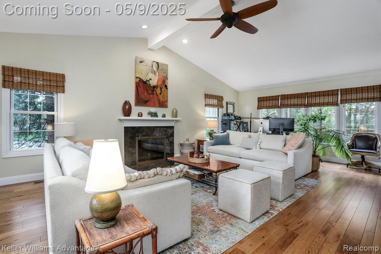 1027 Portsmere in Northville, MI Photo 6