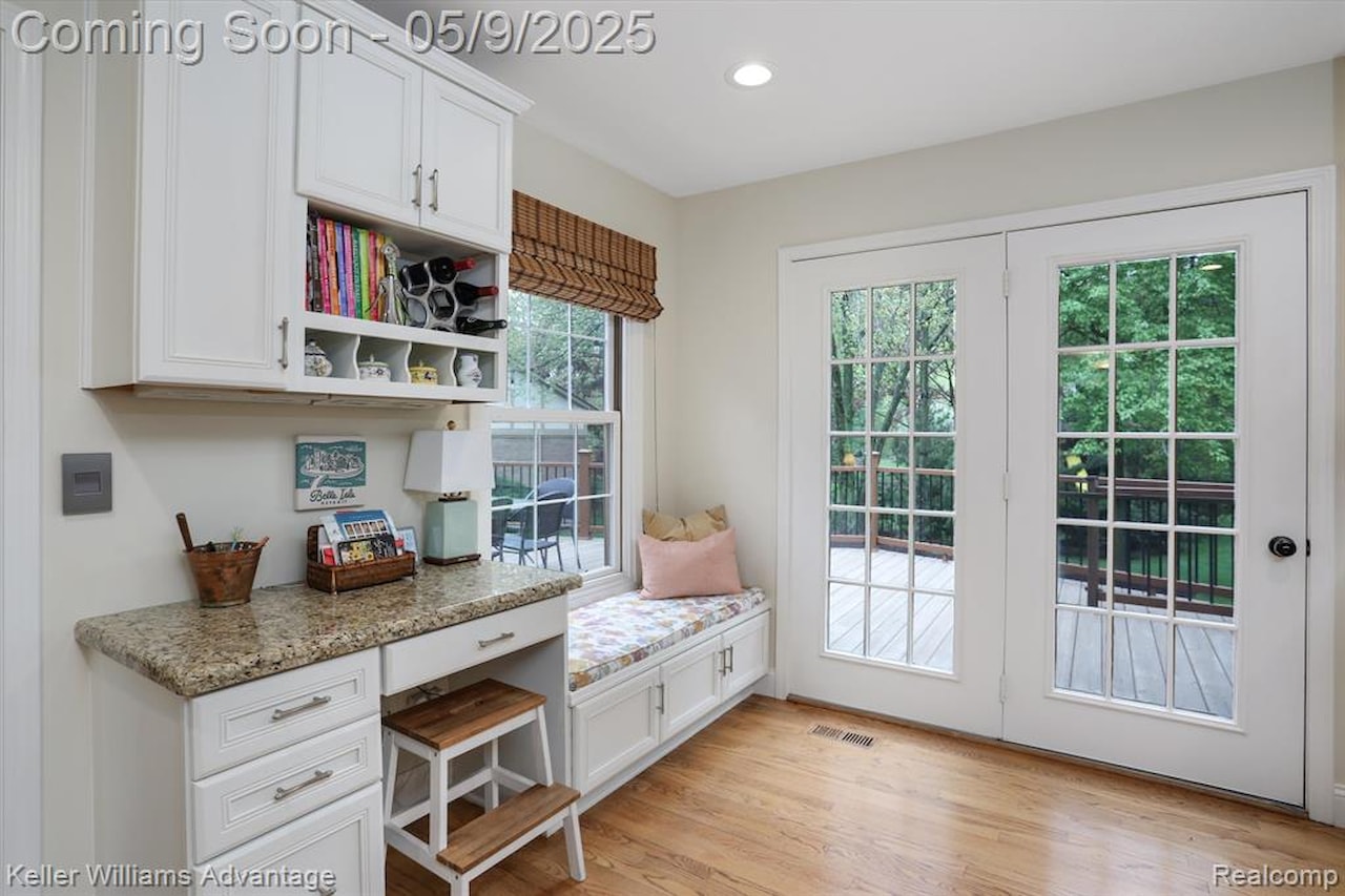1027 Portsmere in Northville, MI Photo 14