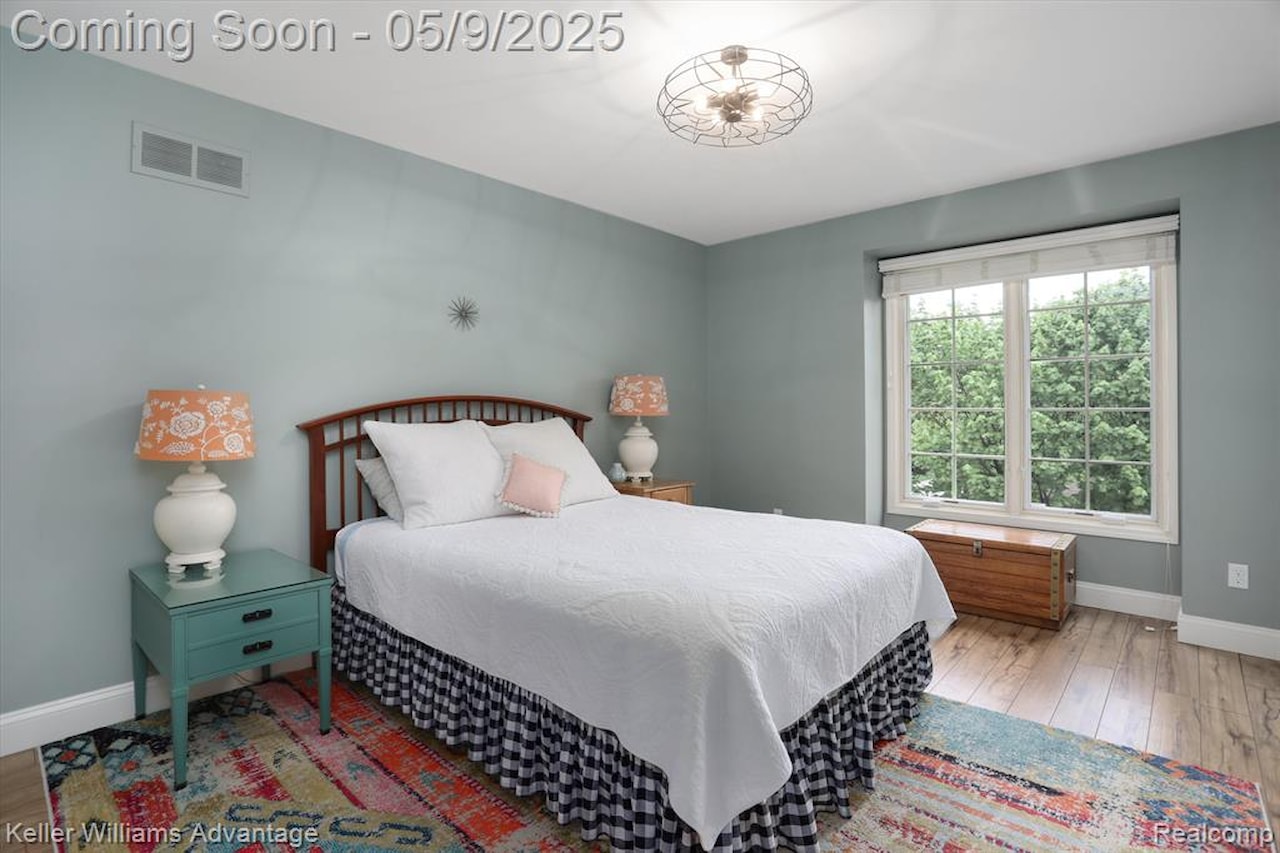 1027 Portsmere in Northville, MI Photo 25
