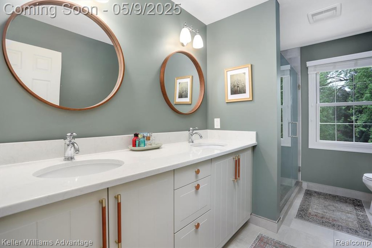 1027 Portsmere in Northville, MI Photo 28