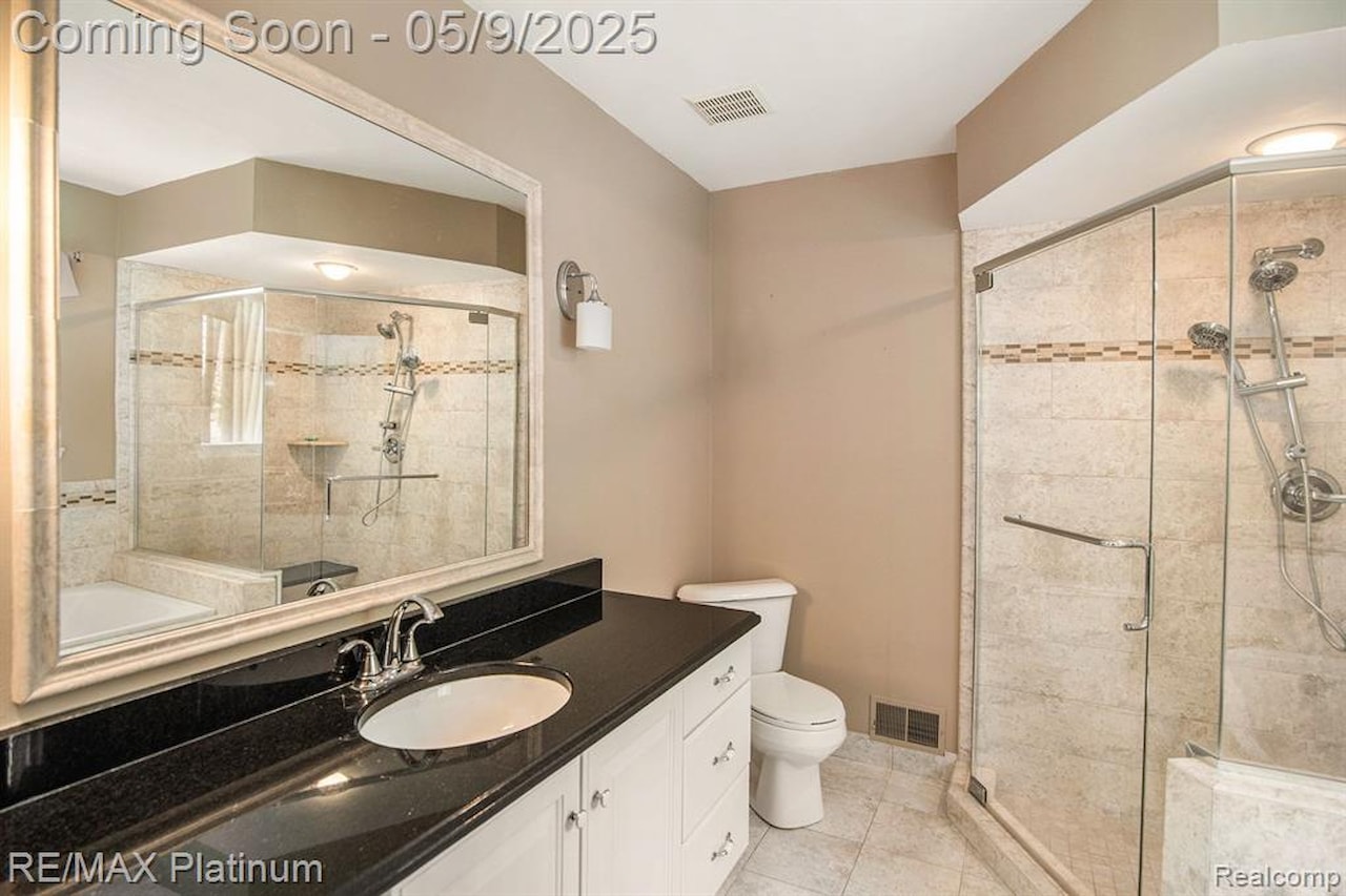 2053 Channel Dr in Brighton Twp, MI Photo 9