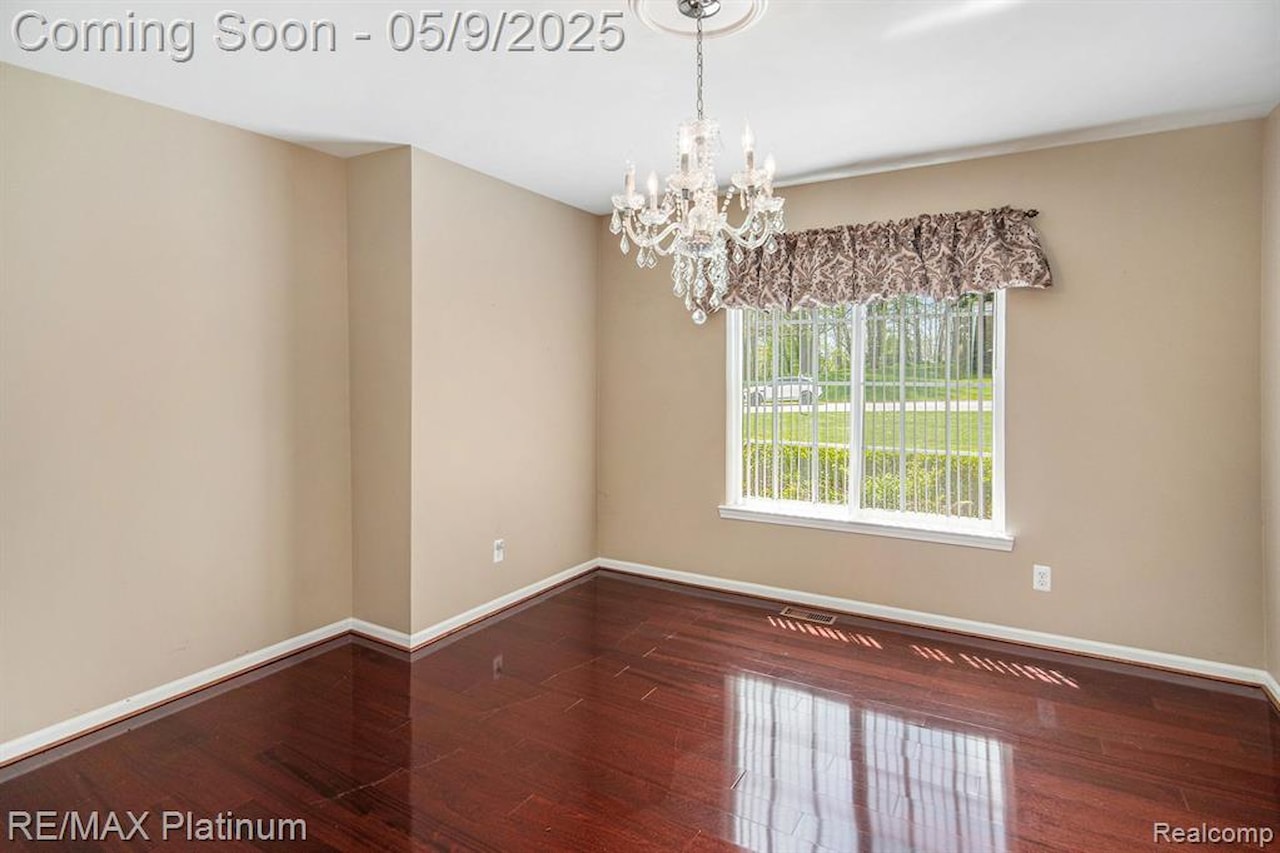 2053 Channel Dr in Brighton Twp, MI Photo 11
