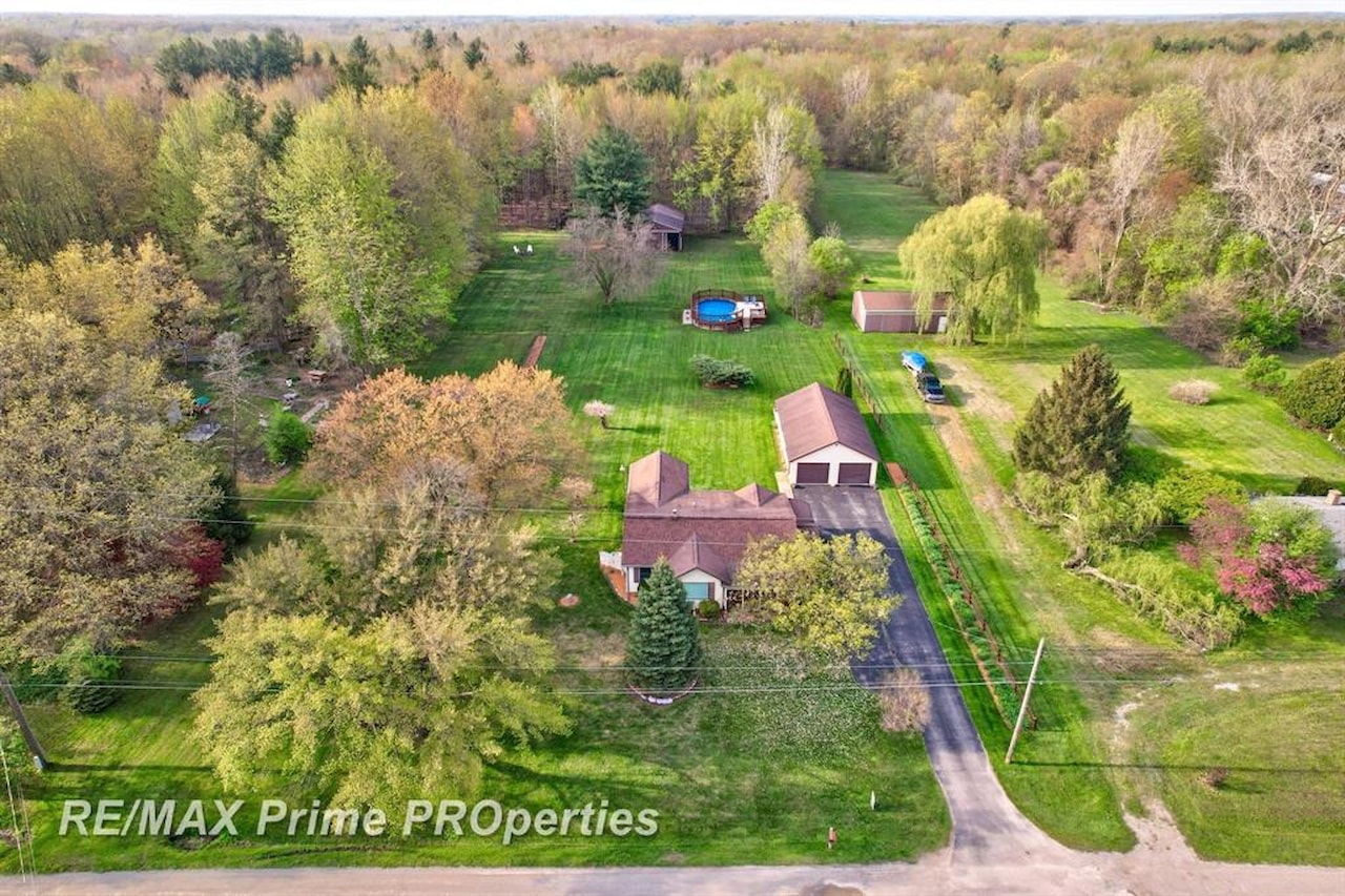 6412 W Vienna Rd in Vienna Twp, MI Photo 3