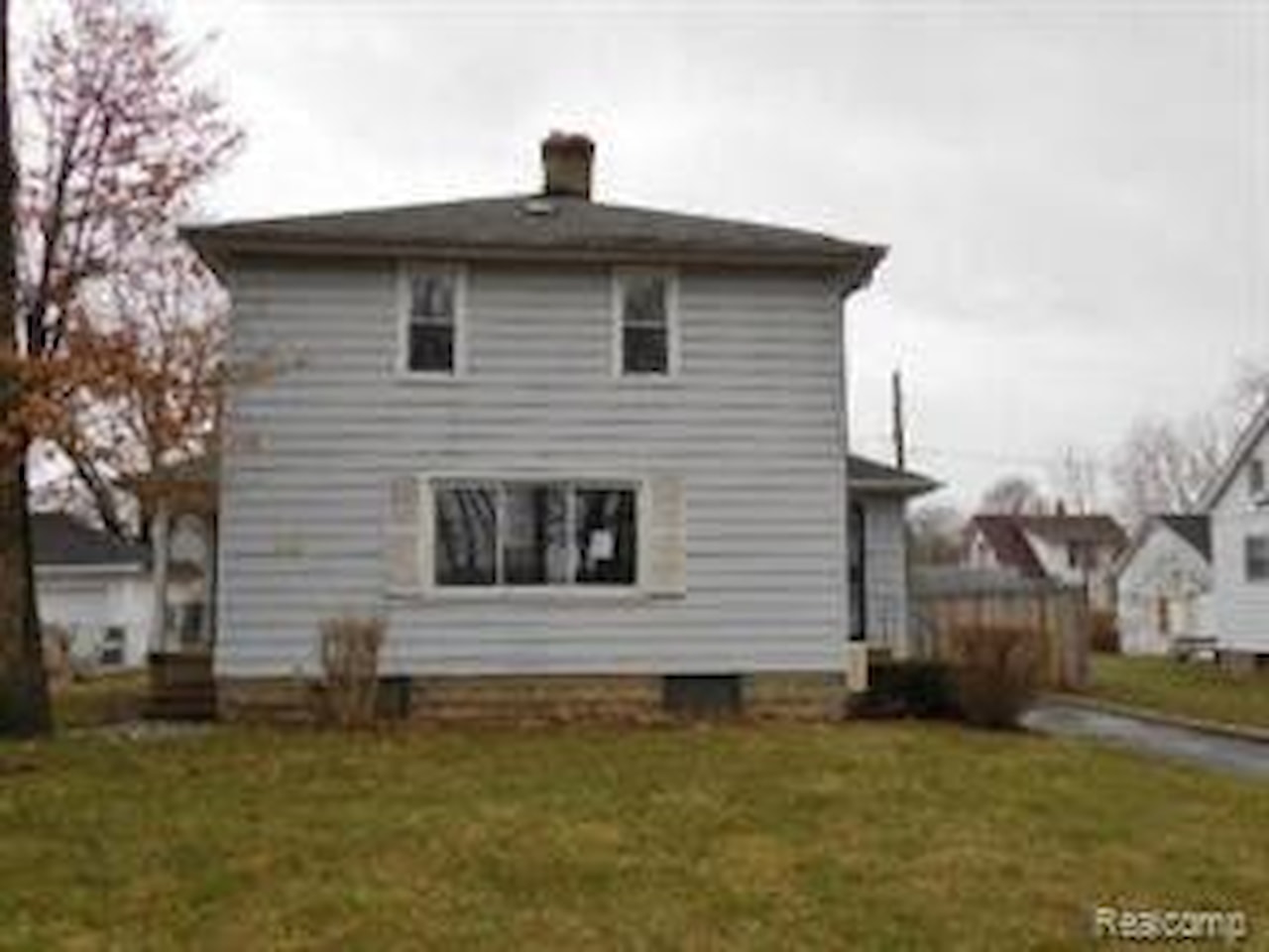 1413 Greenway Ave in Flint, MI