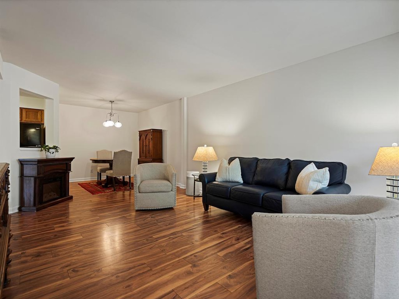 61007 Greenwood Dr in South Lyon, MI Photo 6