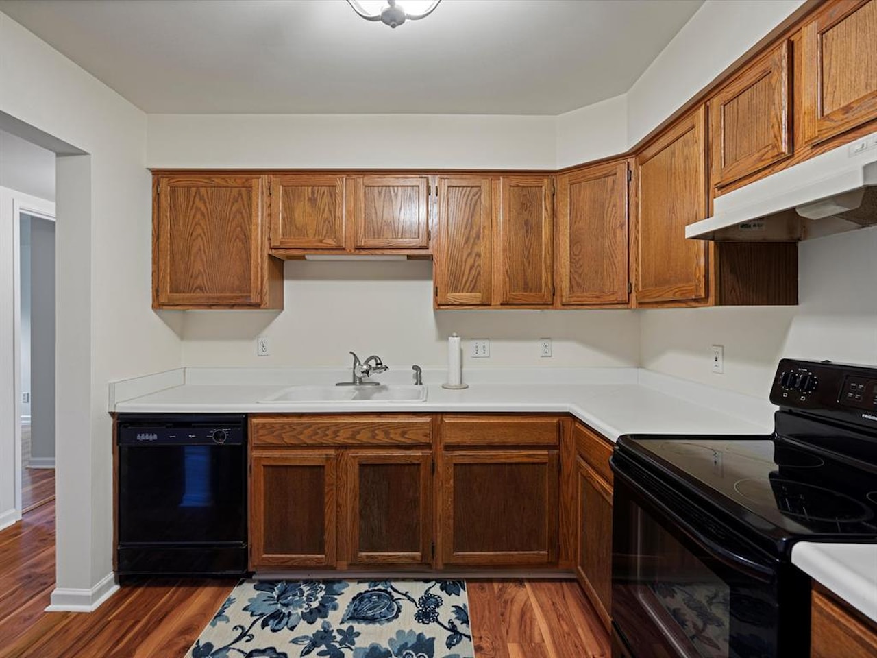 61007 Greenwood Dr in South Lyon, MI Photo 9