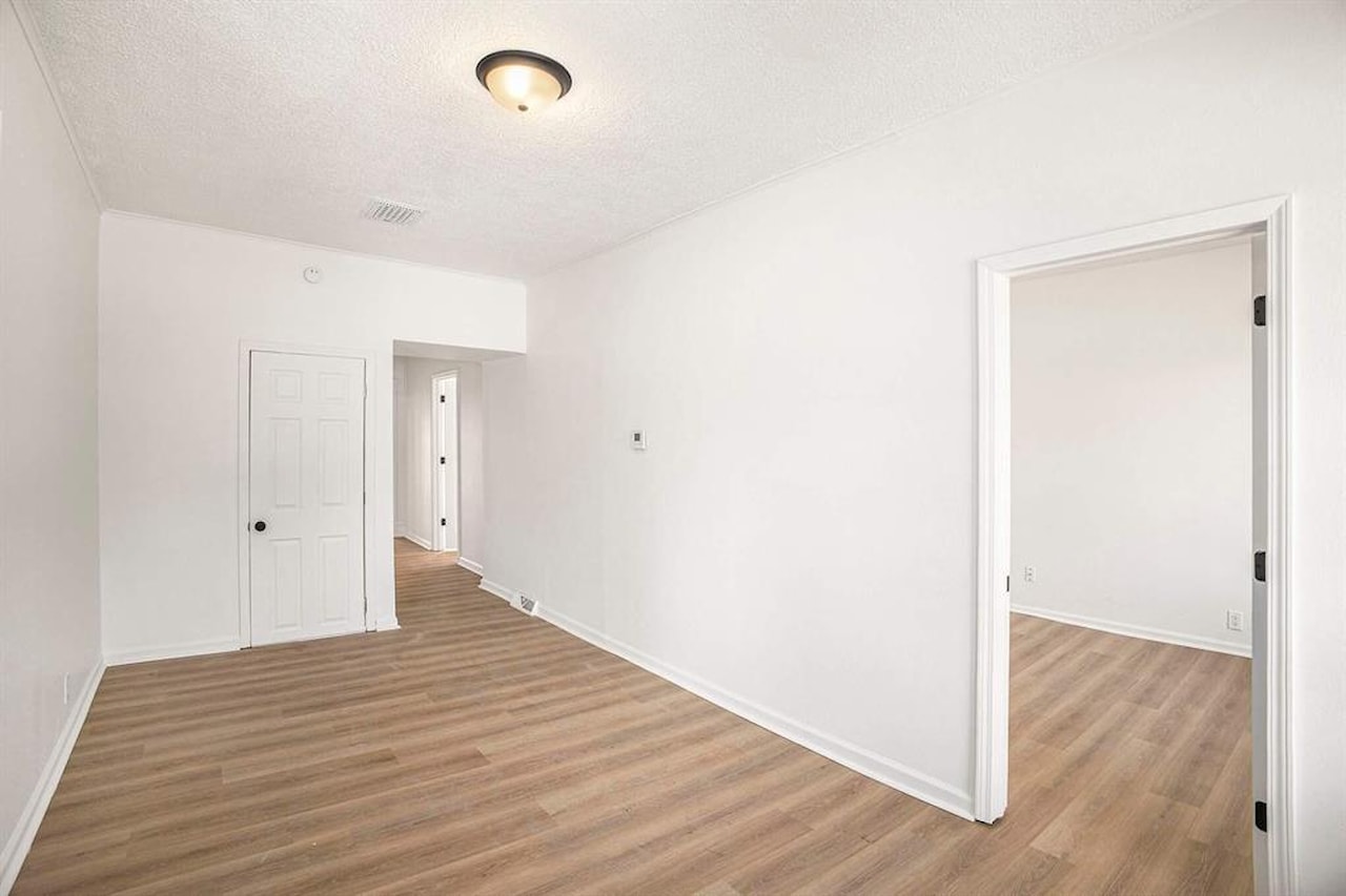 813 N Jenison Ave in Lansing, MI Photo 5