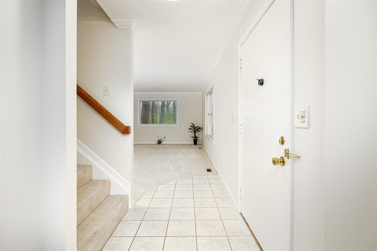 3949 Waldenwood Dr in Ann Arbor, MI Photo 4