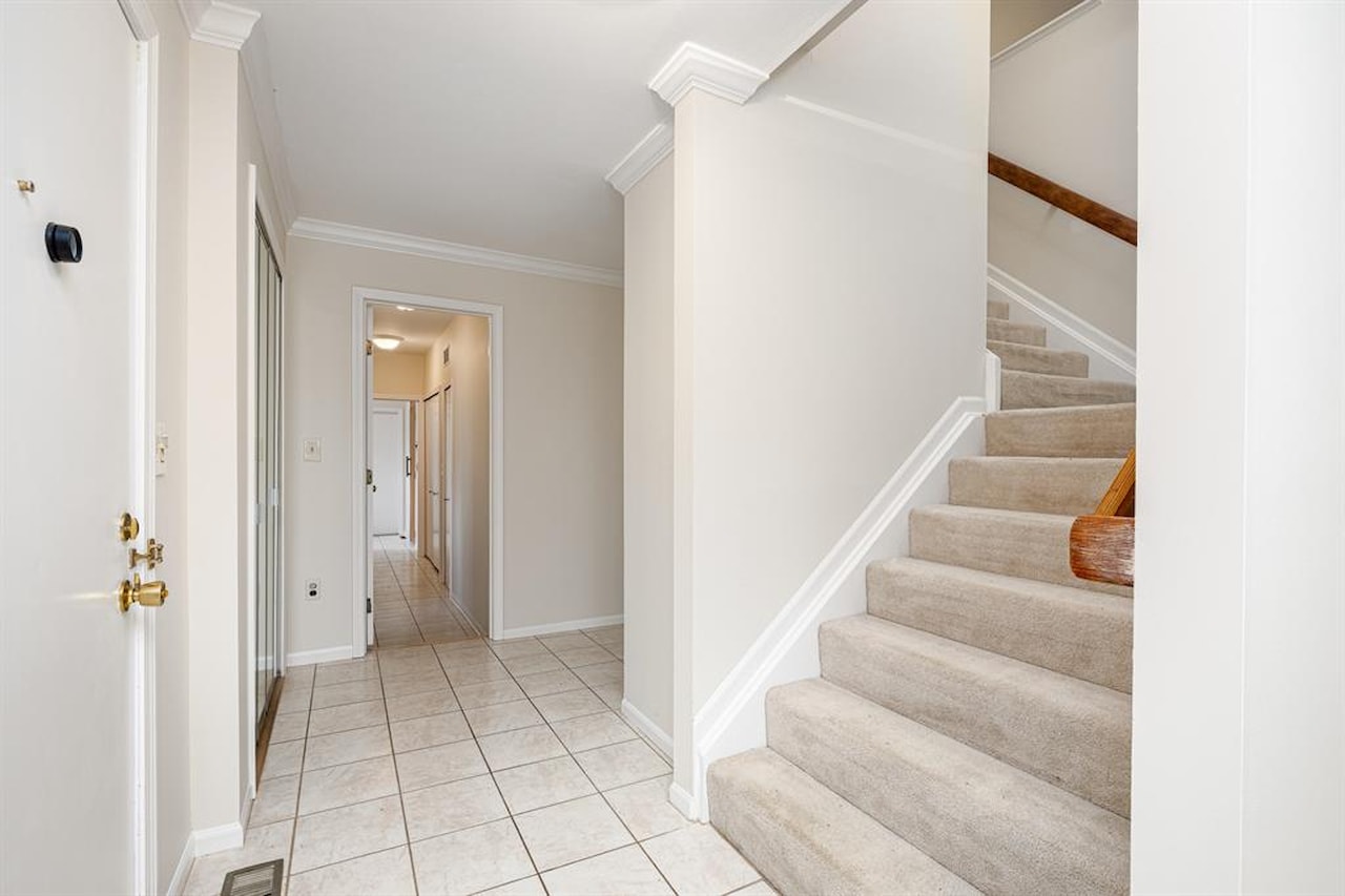 3949 Waldenwood Dr in Ann Arbor, MI Photo 5