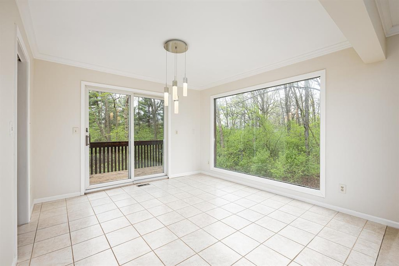 3949 Waldenwood Dr in Ann Arbor, MI Photo 9