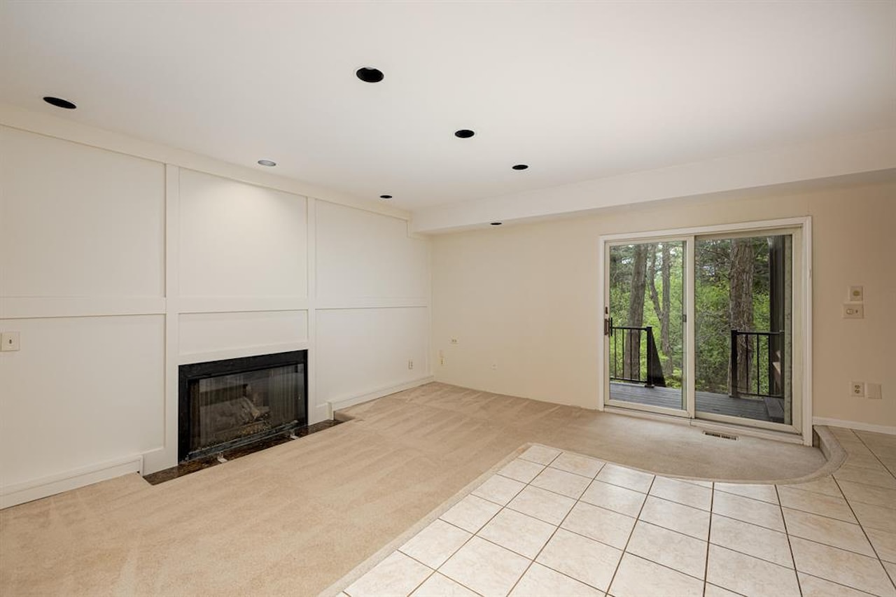 3949 Waldenwood Dr in Ann Arbor, MI Photo 16