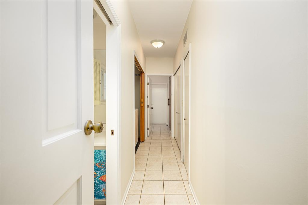 3949 Waldenwood Dr in Ann Arbor, MI Photo 19
