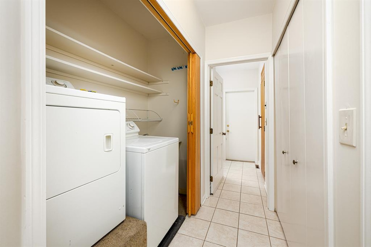 3949 Waldenwood Dr in Ann Arbor, MI Photo 21