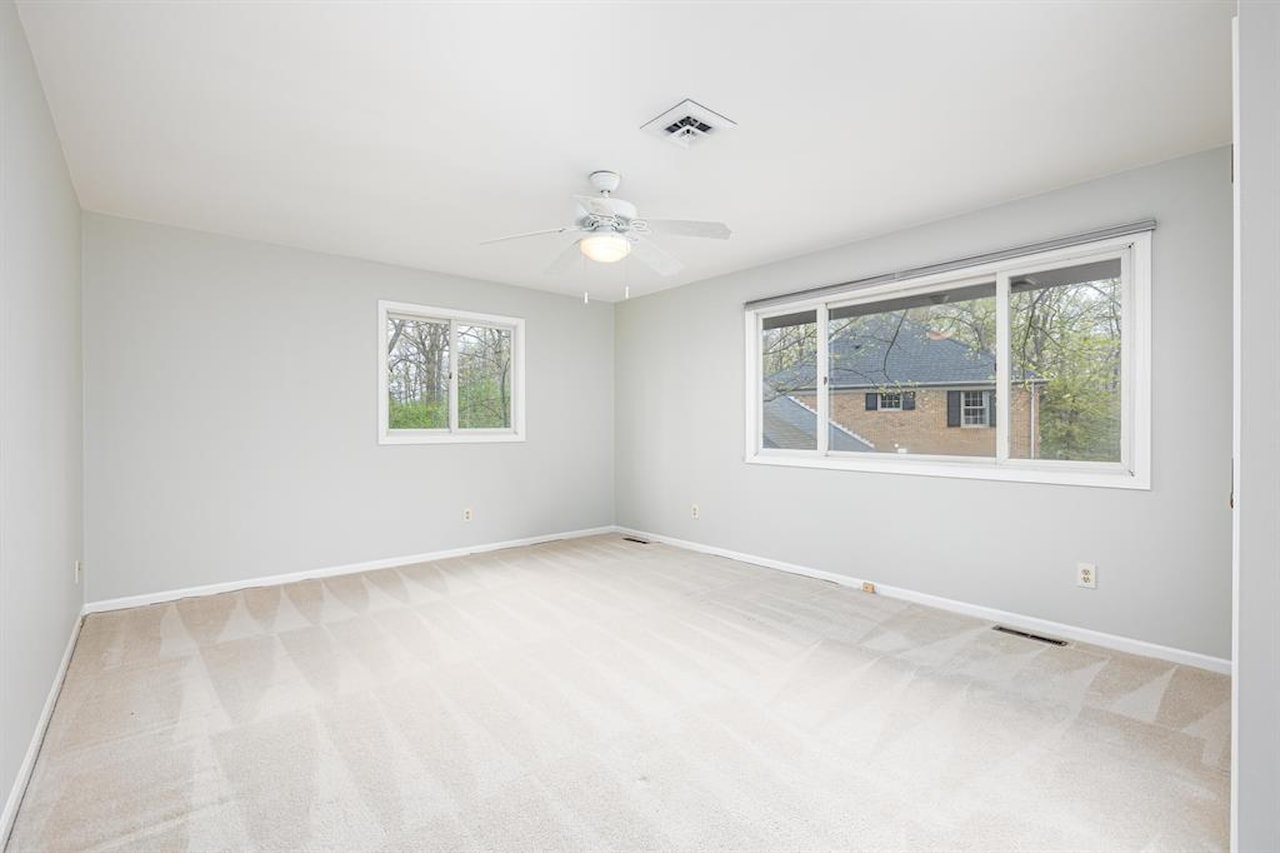 3949 Waldenwood Dr in Ann Arbor, MI Photo 32