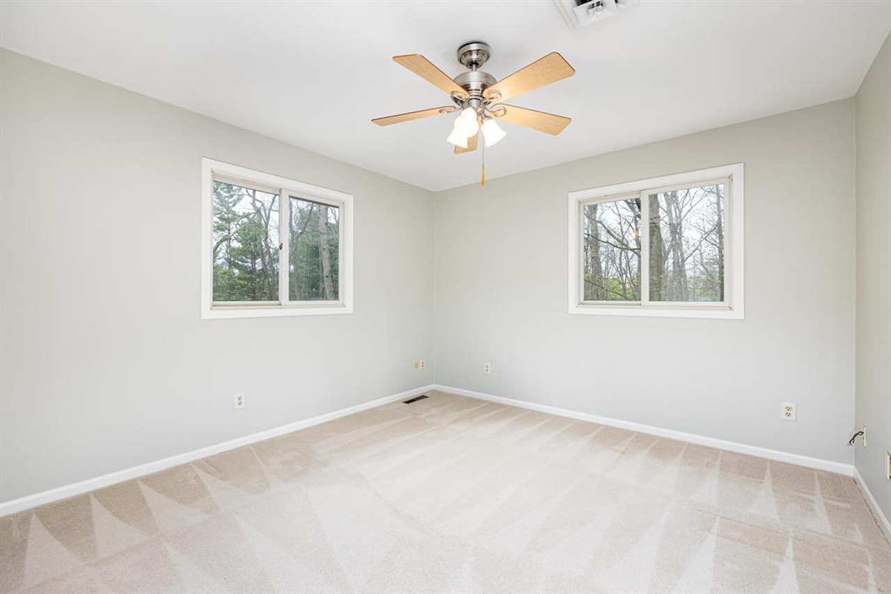 3949 Waldenwood Dr in Ann Arbor, MI Photo 35