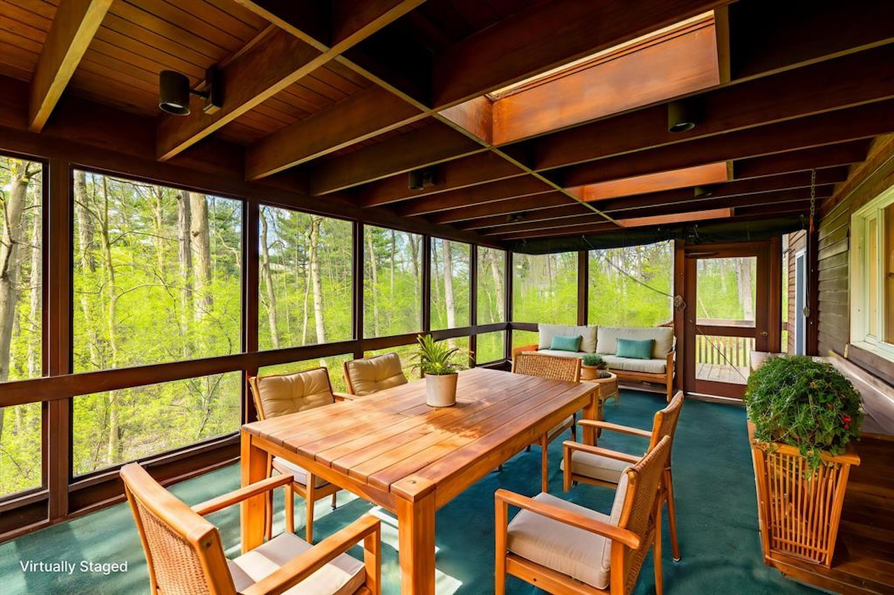 3949 Waldenwood Dr in Ann Arbor, MI Photo 47