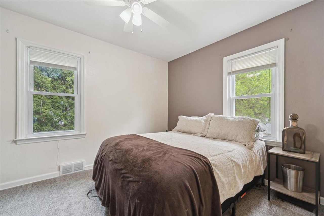715 W Holmes Rd in Lansing, MI Photo 12