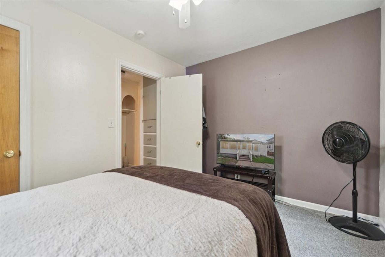 715 W Holmes Rd in Lansing, MI Photo 13