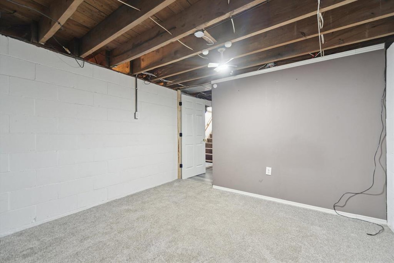 715 W Holmes Rd in Lansing, MI Photo 22