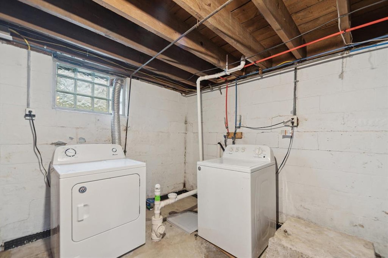 715 W Holmes Rd in Lansing, MI Photo 23