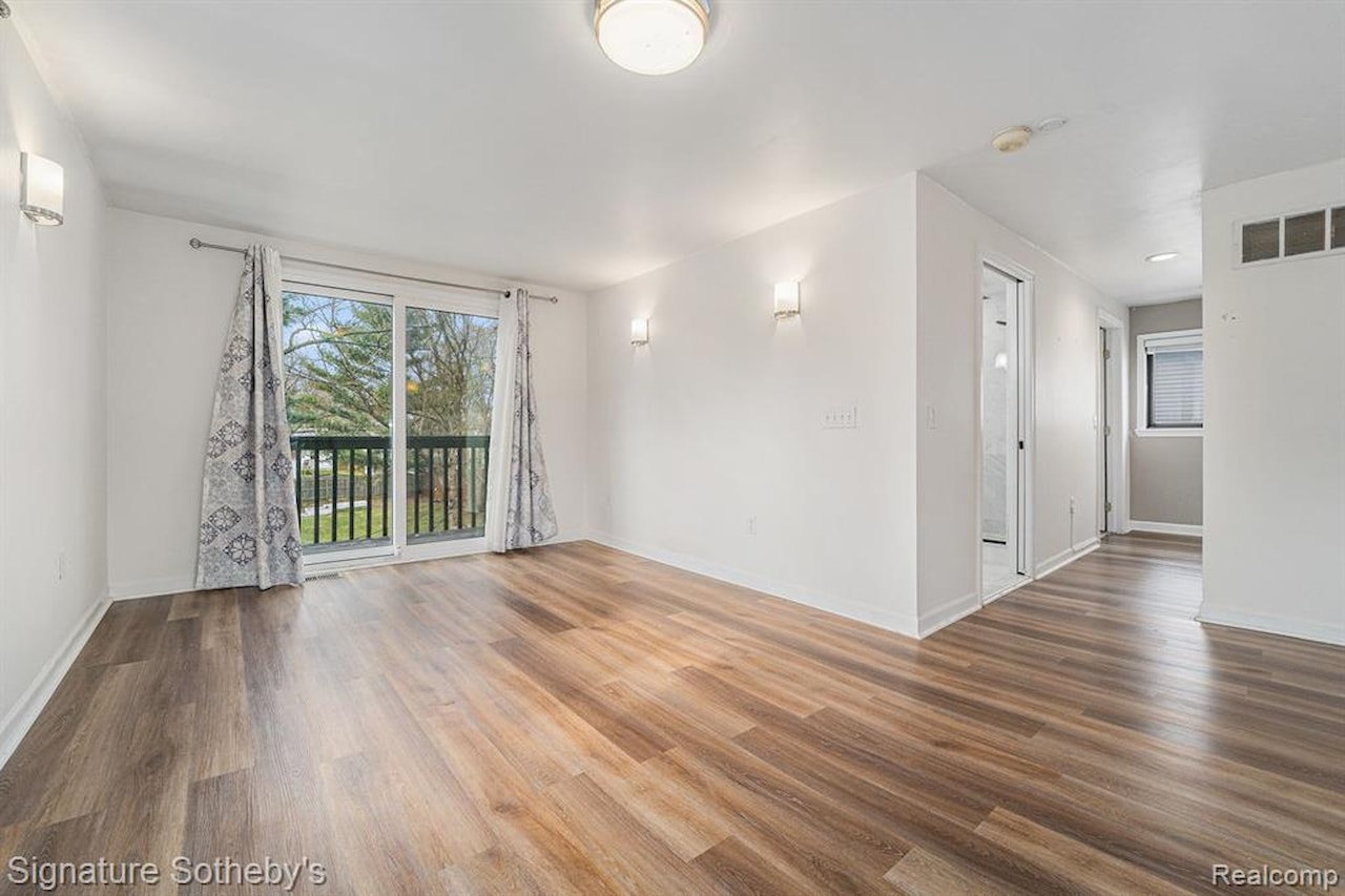637 Millard Ave in Royal Oak, MI Photo 19