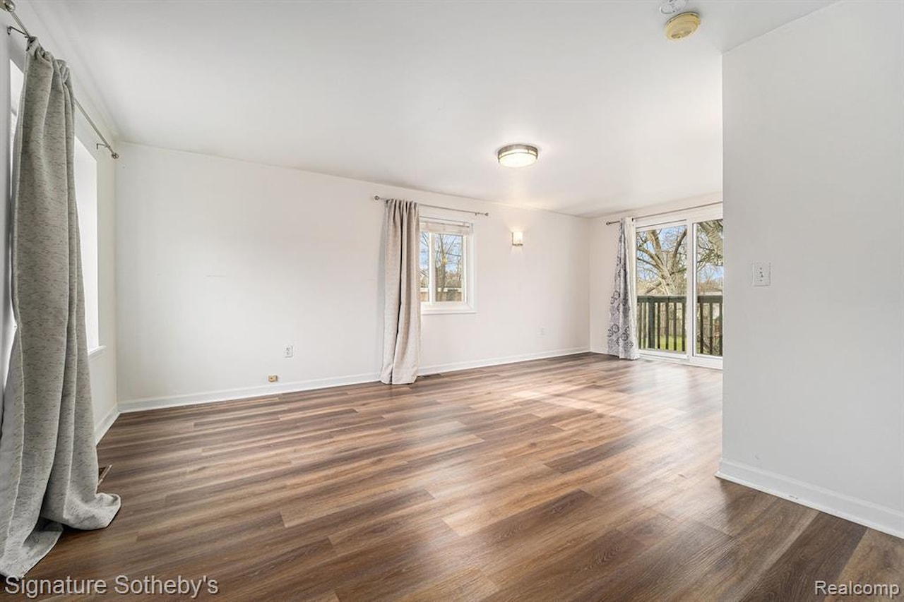 637 Millard Ave in Royal Oak, MI Photo 18