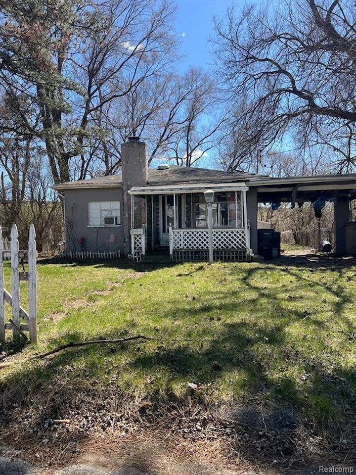 221 W Belvidere Ave in Flint, MI