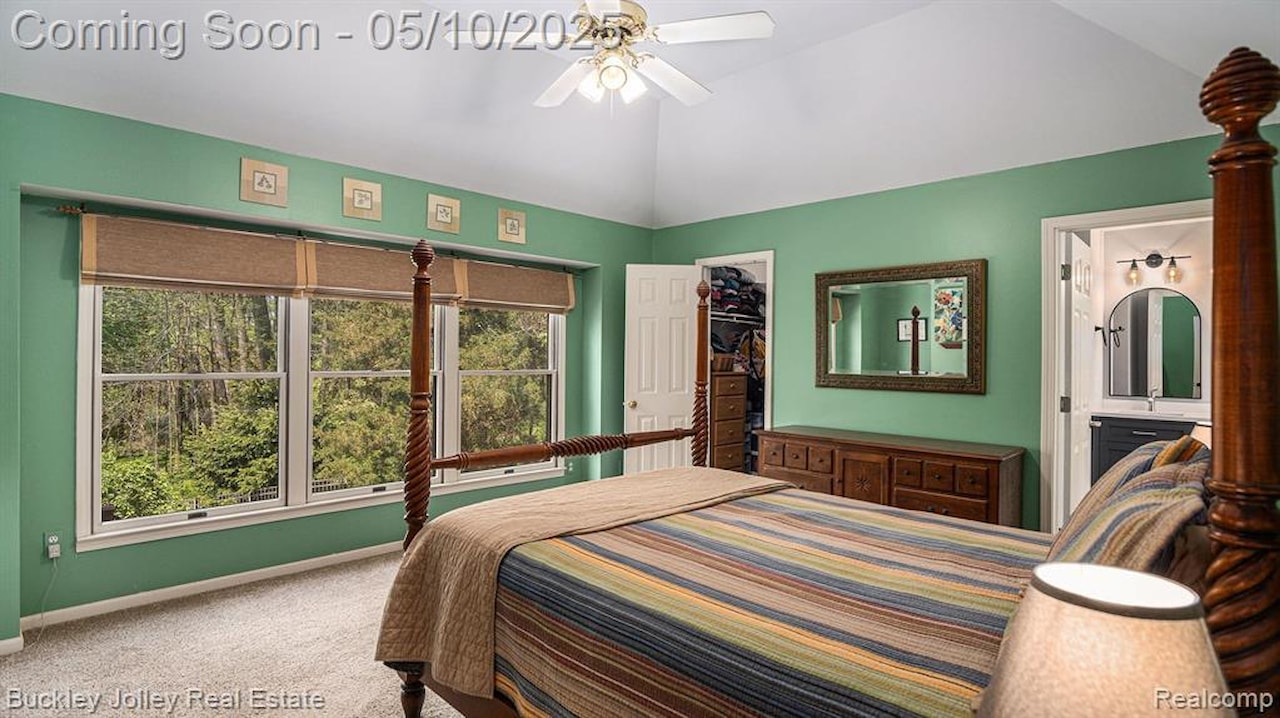 6858 Corrigan Dr in Hamburg Twp, MI Photo 9