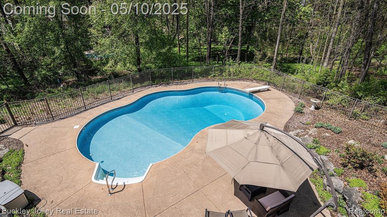 6858 Corrigan Dr in Hamburg Twp, MI Photo 23