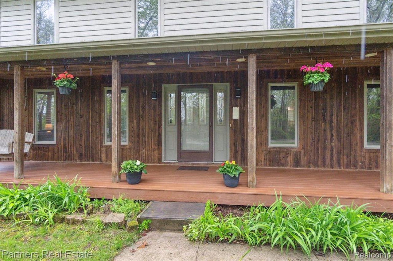 8600 2nd St in Dexter Twp, MI Photo 3