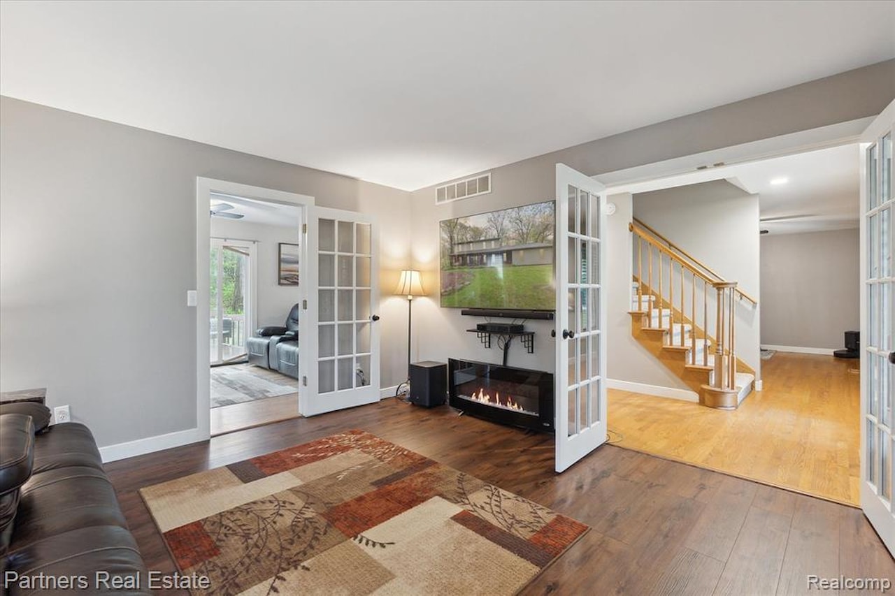 8600 2nd St in Dexter Twp, MI Photo 6