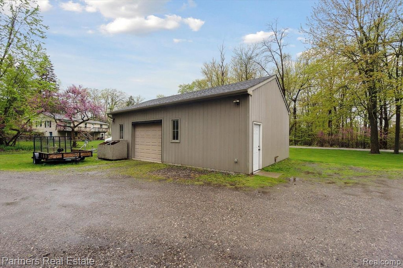 8600 2nd St in Dexter Twp, MI Photo 42
