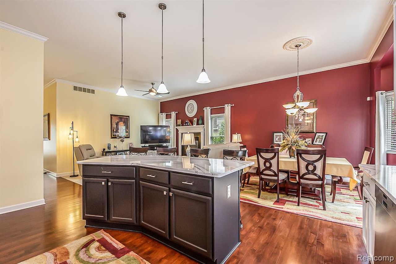 9730 N Tioga Trl in Hamburg Twp, MI Photo 12