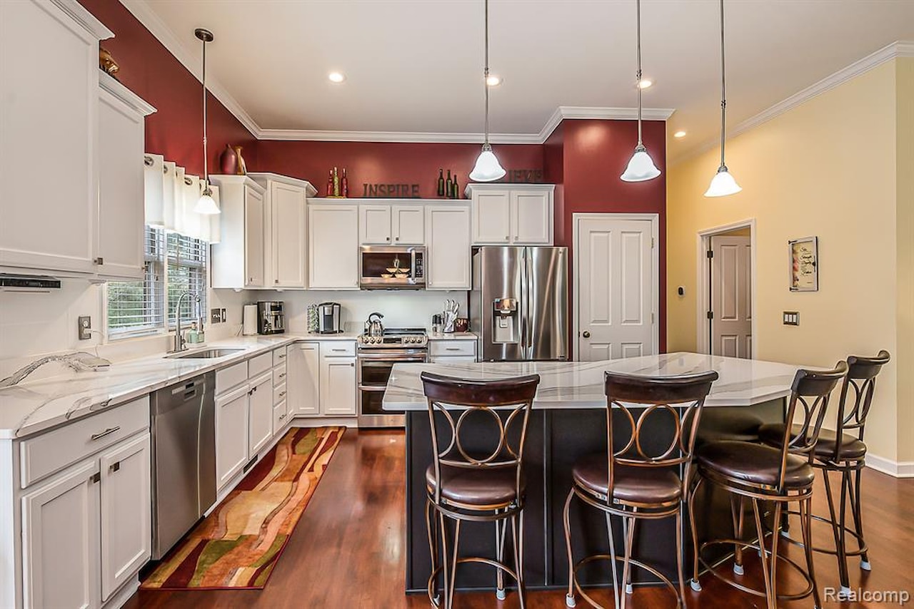 9730 N Tioga Trl in Hamburg Twp, MI Photo 13