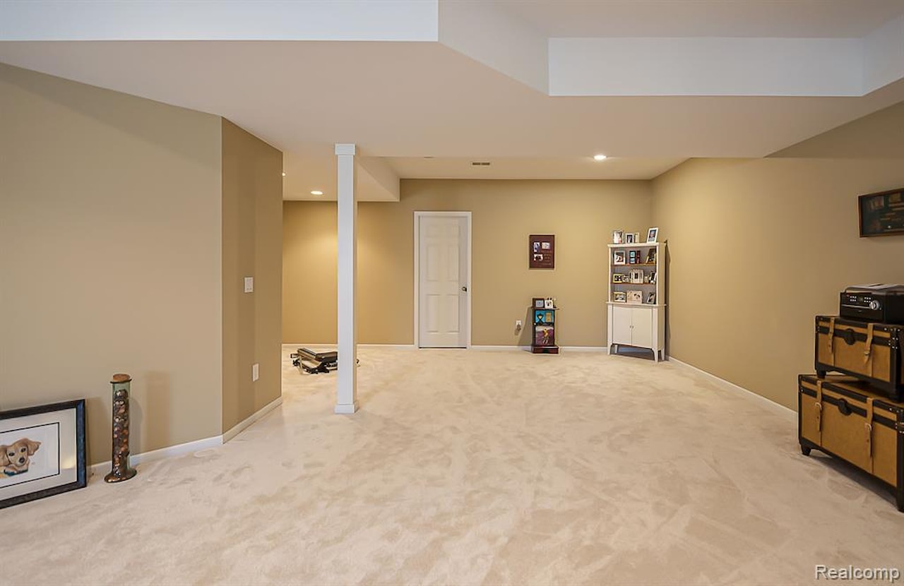 9730 N Tioga Trl in Hamburg Twp, MI Photo 30