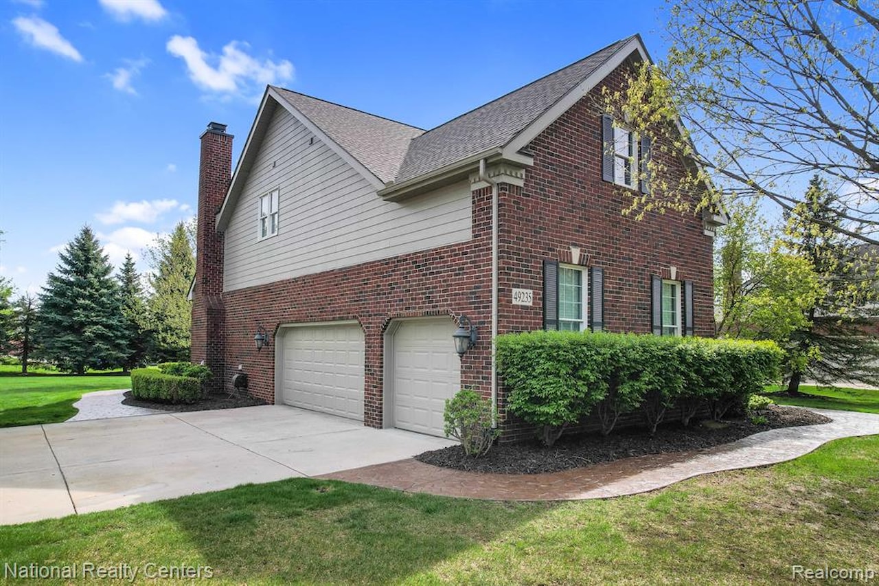 49235 Braeburn Ln in Novi, MI Photo 6