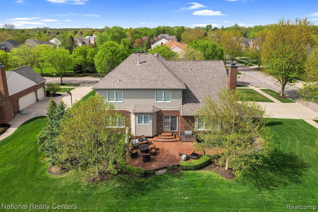 49235 Braeburn Ln in Novi, MI Photo 12