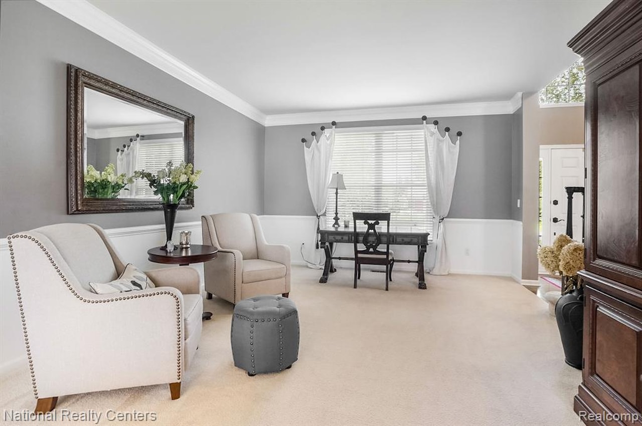 49235 Braeburn Ln in Novi, MI Photo 20